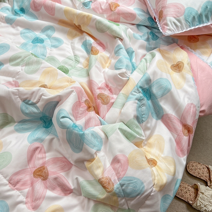 91家纺网 家纺一手货源 找家纺 慕尚 2025新款ins水洗小花边夏被 凝夏