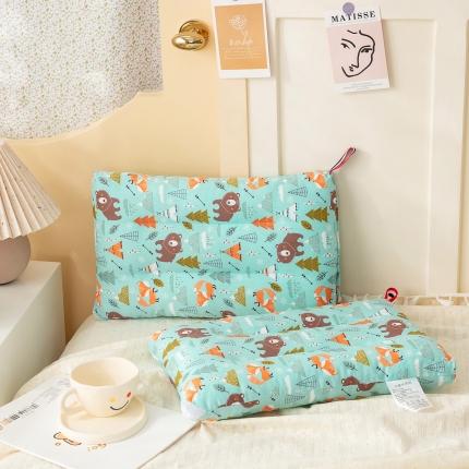 91家纺网 家纺一手货源 找家纺 其乐枕芯2023新款 全棉儿童枕枕芯 魔幻森林-蓝