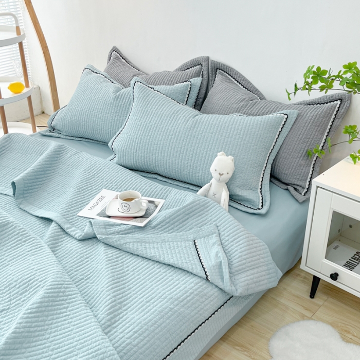 91家纺网 家纺一手货源 找家纺 乐卧2026雅韵蕾丝花边手工花卉夏被四件套简版 海盐蓝-简版