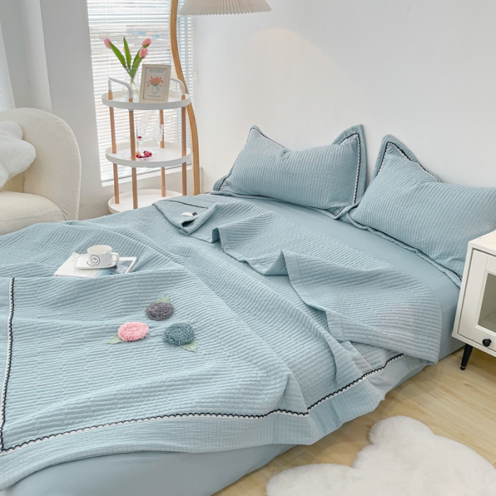 91家纺网 家纺一手货源 找家纺 乐卧2026雅韵蕾丝花边手工花卉夏被四件套有花版海盐蓝有花版