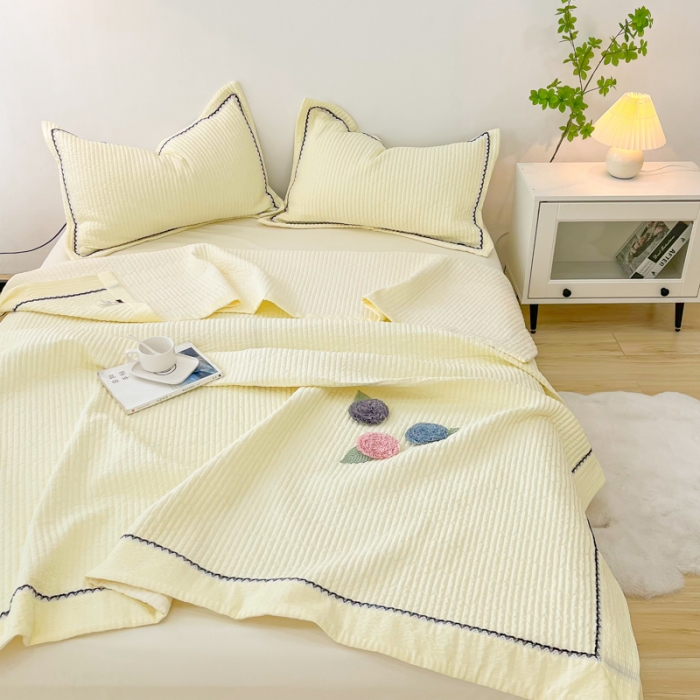 91家纺网 家纺一手货源 找家纺 乐卧2026雅韵蕾丝花边手工花卉夏被四件套有花版黄油色有花版