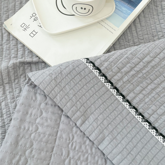 91家纺网 家纺一手货源 找家纺 乐卧2026雅韵蕾丝花边手工花卉夏被四件套有花版麦芽灰有花版