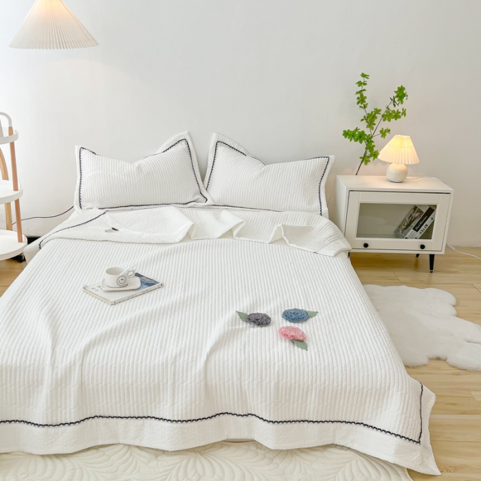 91家纺网 家纺一手货源 找家纺 乐卧2026雅韵蕾丝花边手工花卉夏被四件套有花版甜白色有花版