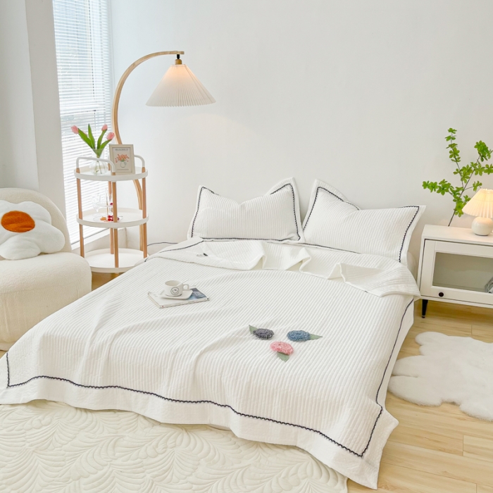 91家纺网 家纺一手货源 找家纺 乐卧2026雅韵蕾丝花边手工花卉夏被四件套有花版甜白色有花版