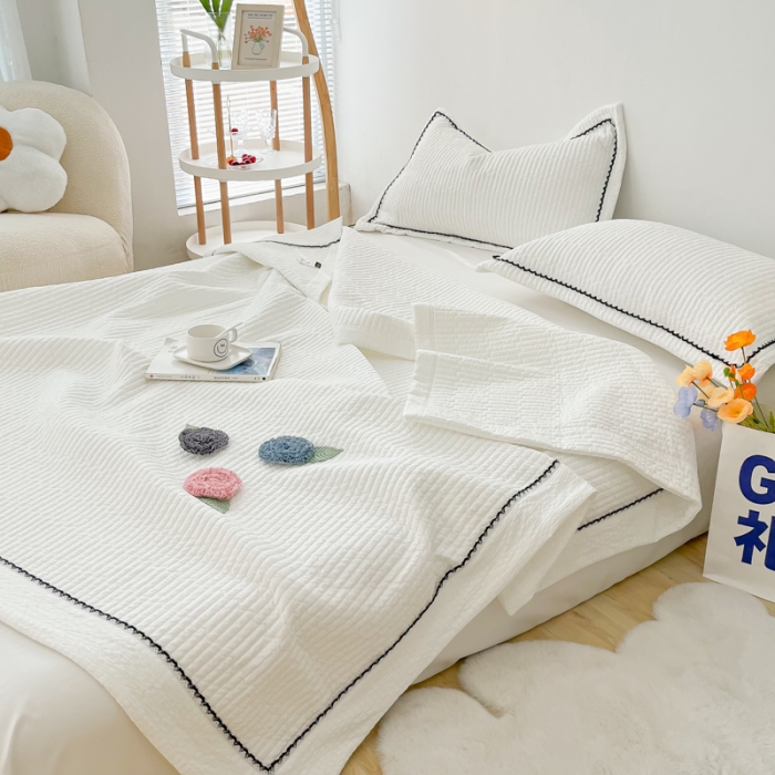 91家纺网 家纺一手货源 找家纺 乐卧2026雅韵蕾丝花边手工花卉夏被四件套有花版甜白色有花版