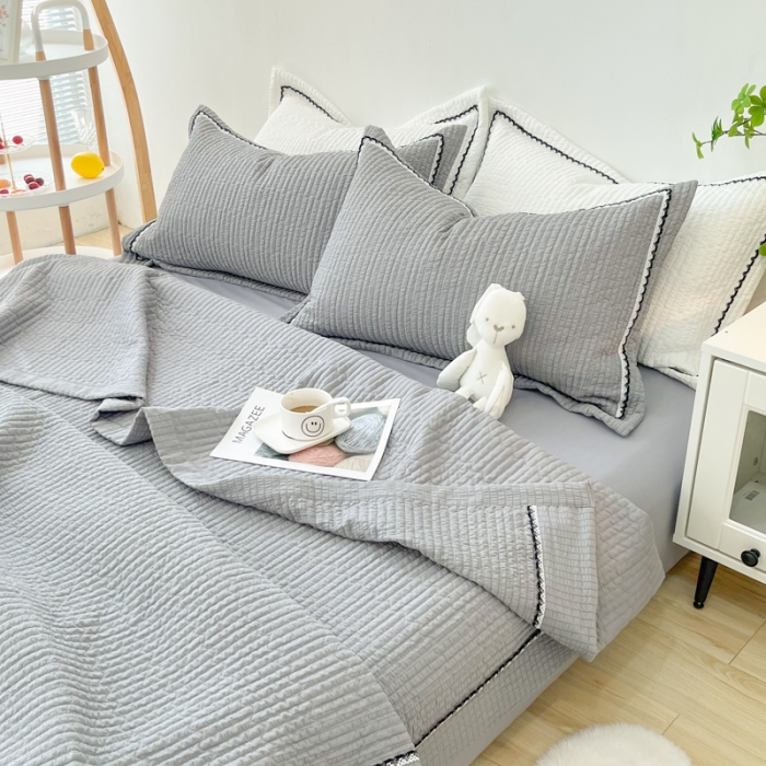 91家纺网 家纺一手货源 找家纺 乐卧2026雅韵蕾丝花边手工花卉夏被四件套简版 麦芽灰-简版