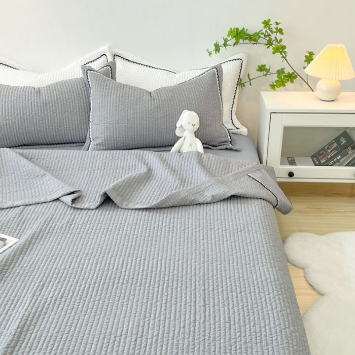 91家纺网 家纺一手货源 找家纺 乐卧2026雅韵蕾丝花边手工花卉夏被四件套简版 麦芽灰-简版