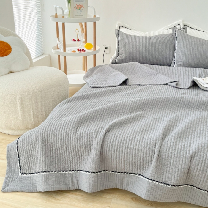 91家纺网 家纺一手货源 找家纺 乐卧2026雅韵蕾丝花边手工花卉夏被四件套简版 麦芽灰-简版