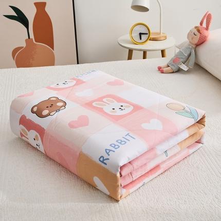 91家纺网 家纺一手货源 找家纺 暖阳 2023新款印花款全棉棉花夏被奶油兔红