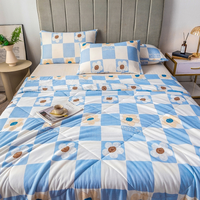 91家纺网 家纺一手货源 找家纺 2025 爱宝被业直播爆款凉感丝夏被夏凉被 方格小花