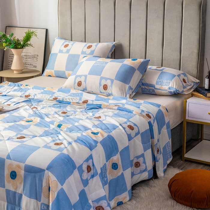 91家纺网 家纺一手货源 找家纺 2025 爱宝被业直播爆款凉感丝夏被夏凉被 方格小花