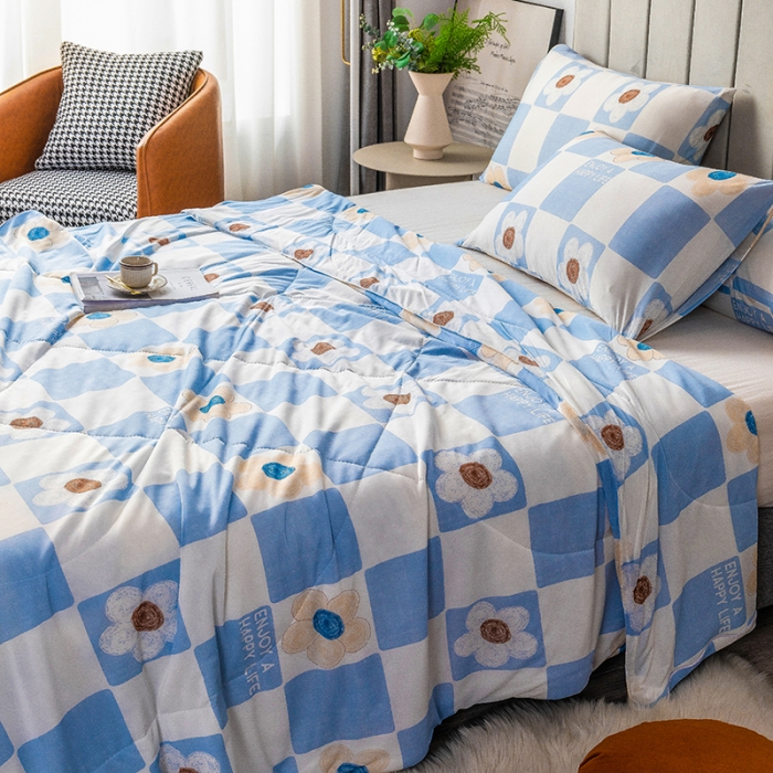 91家纺网 家纺一手货源 找家纺 2025 爱宝被业直播爆款凉感丝夏被夏凉被 方格小花