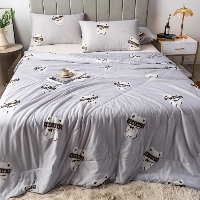 91家纺网 家纺一手货源 找家纺 2025 爱宝被业直播爆款凉感丝夏被夏凉被 抱抱熊