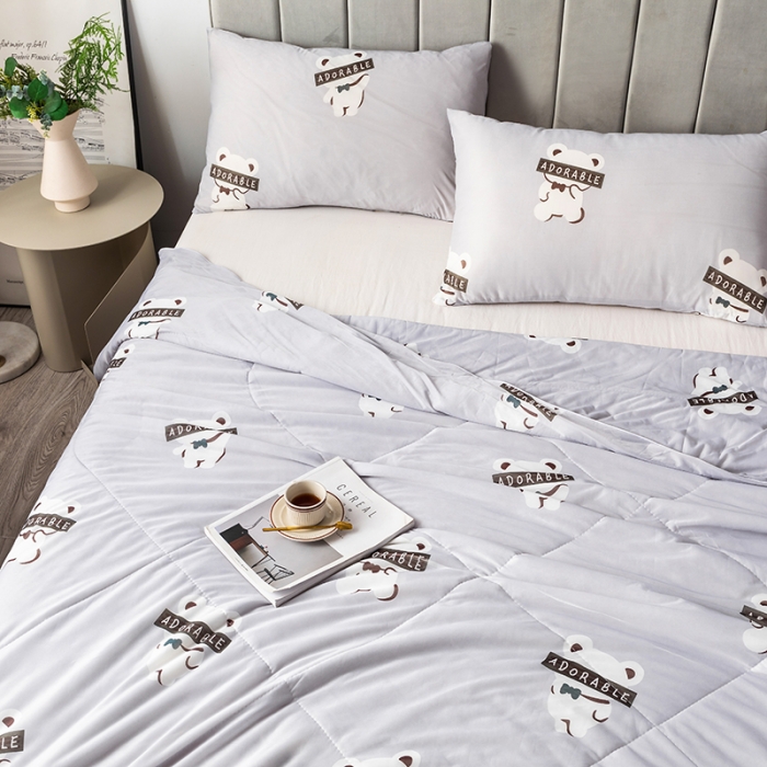 91家纺网 家纺一手货源 找家纺 2025 爱宝被业直播爆款凉感丝夏被夏凉被 抱抱熊