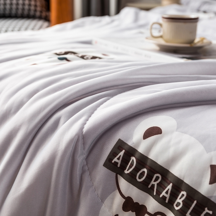 91家纺网 家纺一手货源 找家纺 2025 爱宝被业直播爆款凉感丝夏被夏凉被 抱抱熊