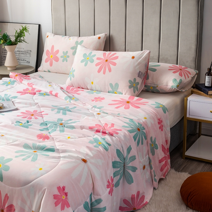 91家纺网 家纺一手货源 找家纺 2025 爱宝被业直播爆款凉感丝夏被夏凉被 花开朵朵