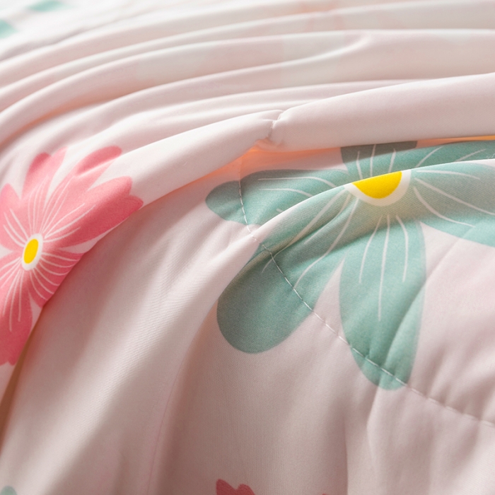 91家纺网 家纺一手货源 找家纺 2025 爱宝被业直播爆款凉感丝夏被夏凉被 花开朵朵