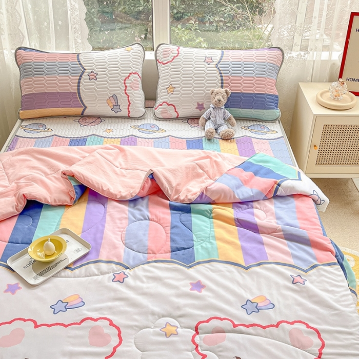 91家纺网 家纺一手货源 找家纺 寐居 2022新款乳胶凉席水洗棉夏被三件套四件套 彩虹熊