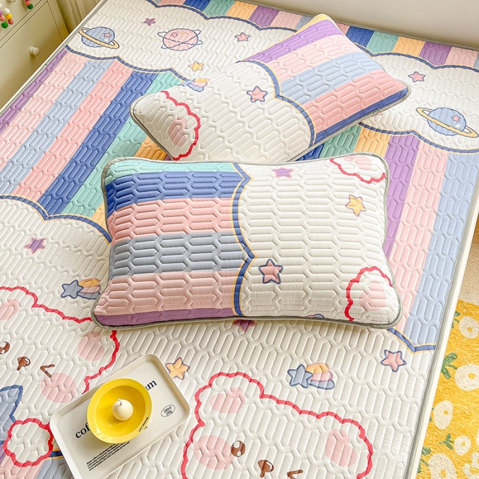 91家纺网 家纺一手货源 找家纺 寐居 2022新款乳胶凉席水洗棉夏被三件套四件套 彩虹熊