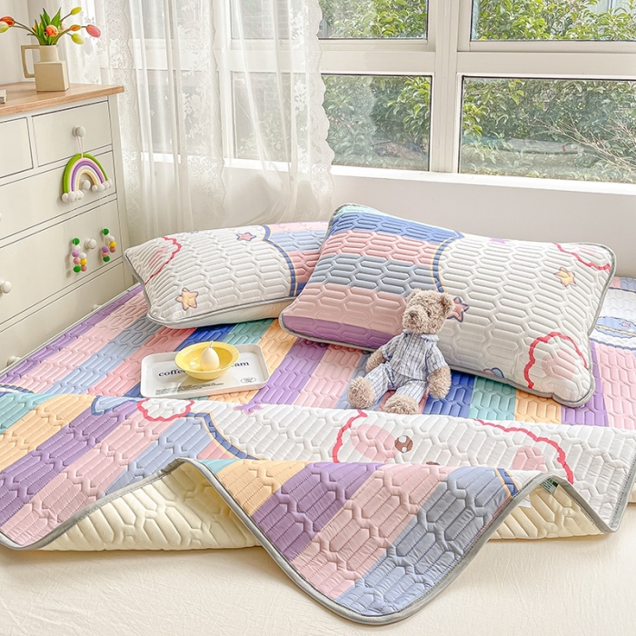 91家纺网 家纺一手货源 找家纺 寐居 2022新款乳胶凉席水洗棉夏被三件套四件套 彩虹熊