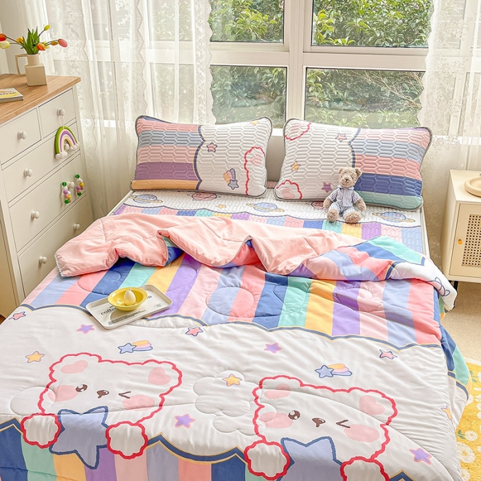 91家纺网 家纺一手货源 找家纺 寐居 2022新款乳胶凉席水洗棉夏被三件套四件套 彩虹熊