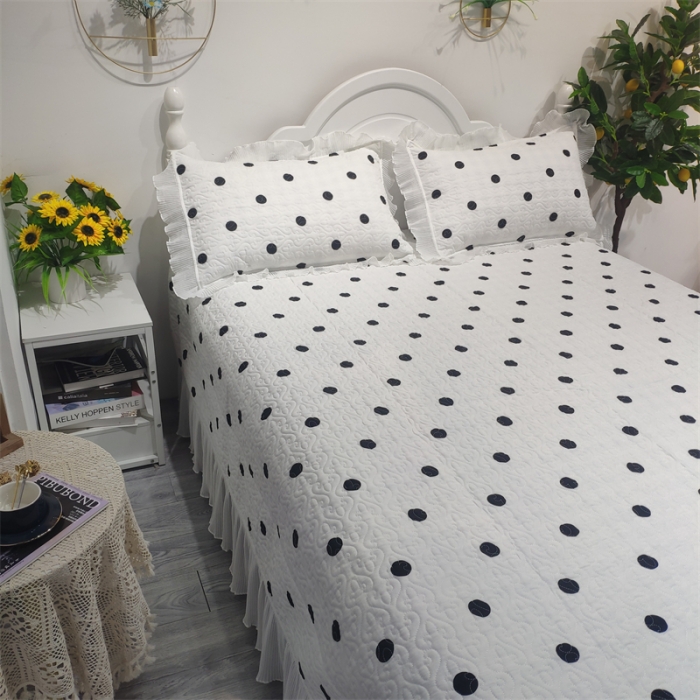 91家纺网 家纺一手货源 找家纺 添越 小清新韩版蕾丝花边纯棉夹棉床盖三件套全棉 波点白