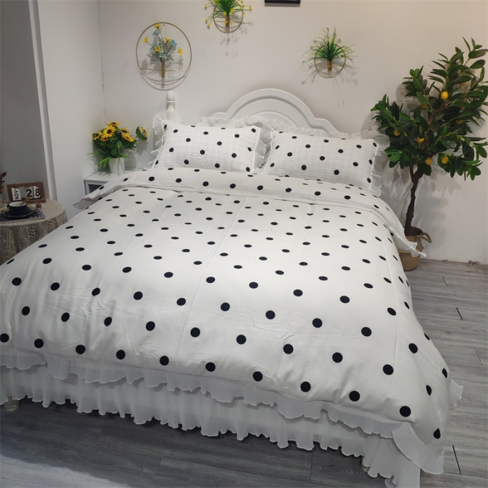 91家纺网 家纺一手货源 找家纺 添越 小清新韩版蕾丝花边纯棉夹棉床盖三件套全棉 波点白