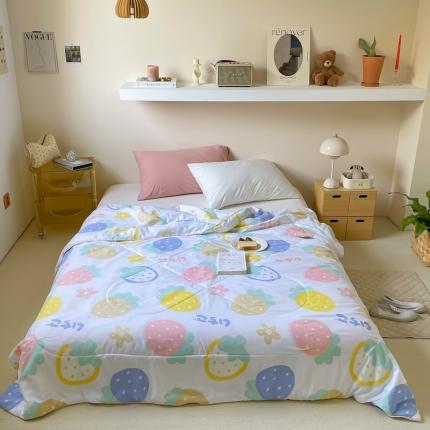 91家纺网 家纺一手货源 找家纺 星期八 2022新款A类水洗棉大豆夏被被子被芯 草莓