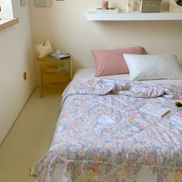 91家纺网 家纺一手货源 找家纺 星期八 2022新款A类水洗棉大豆夏被被子被芯 丛林女孩