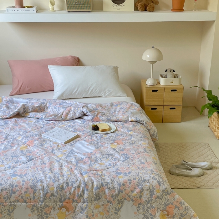 91家纺网 家纺一手货源 找家纺 星期八 2022新款A类水洗棉大豆夏被被子被芯 丛林女孩