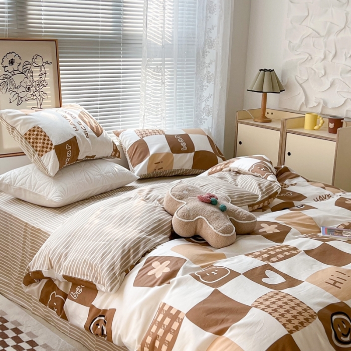 91家纺网 家纺一手货源 找家纺 昔可2022新款印花全棉四件套跑量款 咖色笑脸格