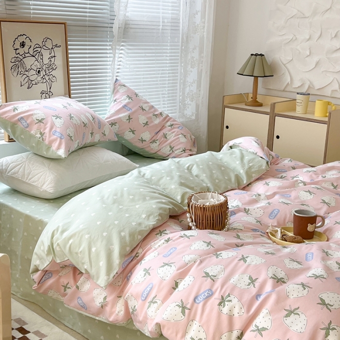 91家纺网 家纺一手货源 找家纺 昔可2022新款印花全棉四件套跑量款 甜心白草莓