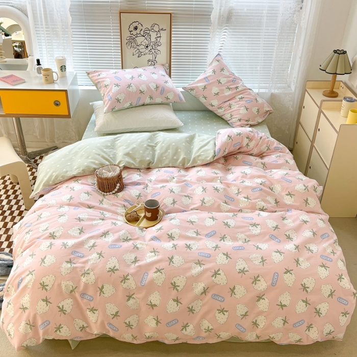 91家纺网 家纺一手货源 找家纺 昔可2022新款印花全棉四件套跑量款 甜心白草莓