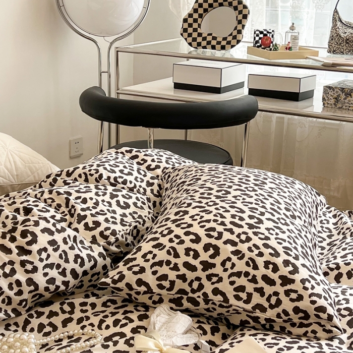 91家纺网 家纺一手货源 找家纺 昔可2022新款网红黑白豹纹系列全棉四件套 小豹纹