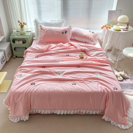 91家纺网 家纺一手货源 找家纺 沐慕 2022新款毛巾绣洛卡棉夏被四件套 花花白兔-粉色