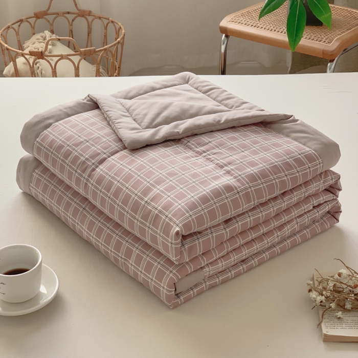 91家纺网 家纺一手货源 找家纺 慕尚家纺 2025新款日式简约无印风夏被夏凉被风格一 豆沙大格