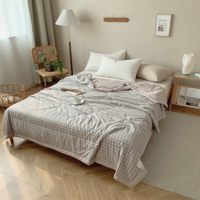 91家纺网 家纺一手货源 找家纺 慕尚家纺 2025新款日式简约无印风夏被夏凉被风格一 咖色大格