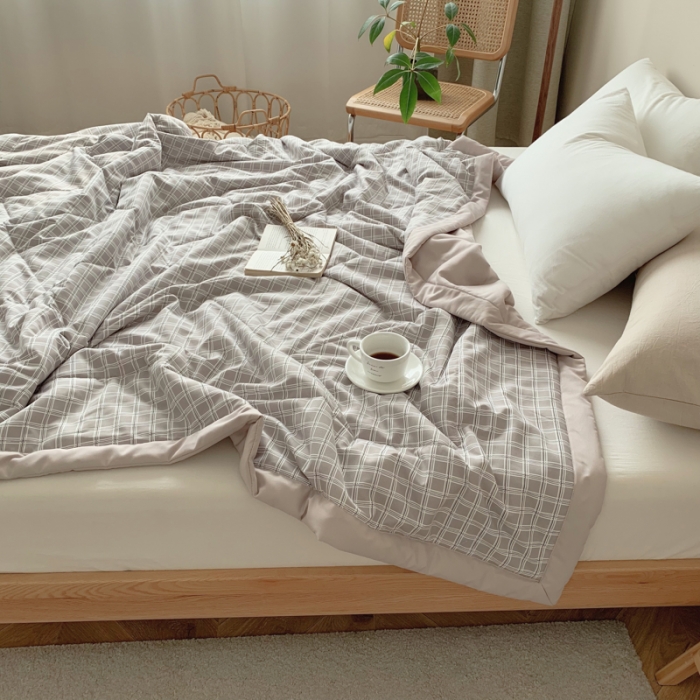 91家纺网 家纺一手货源 找家纺 慕尚家纺 2025新款日式简约无印风夏被夏凉被风格一 咖色大格