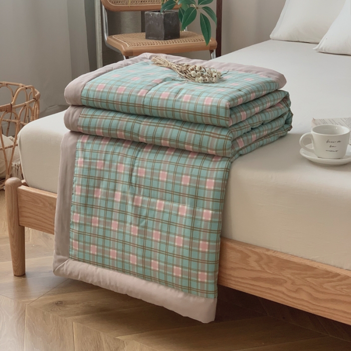 91家纺网 家纺一手货源 找家纺 慕尚家纺 2025新款日式简约无印风夏被夏凉被风格一 七分格绿