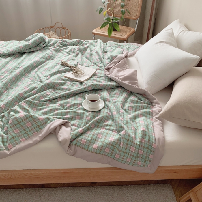 91家纺网 家纺一手货源 找家纺 慕尚家纺 2025新款日式简约无印风夏被夏凉被风格一 七分格绿