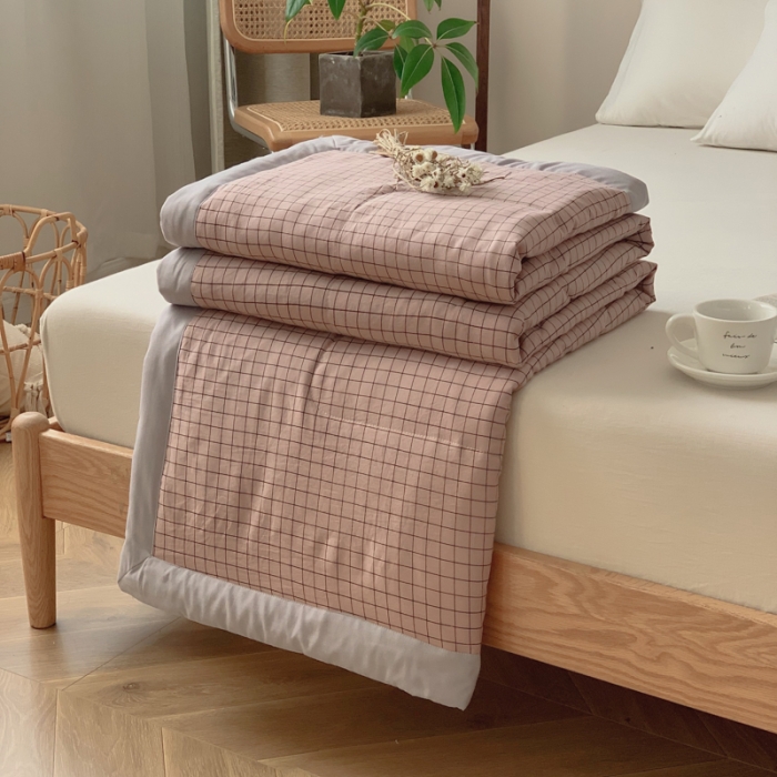 91家纺网 家纺一手货源 找家纺 慕尚家纺 2025新款日式简约无印风夏被夏凉被风格一 小粉格