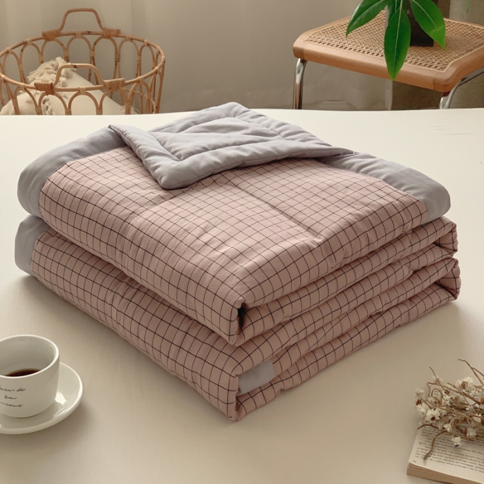 91家纺网 家纺一手货源 找家纺 慕尚家纺 2025新款日式简约无印风夏被夏凉被风格一 小粉格