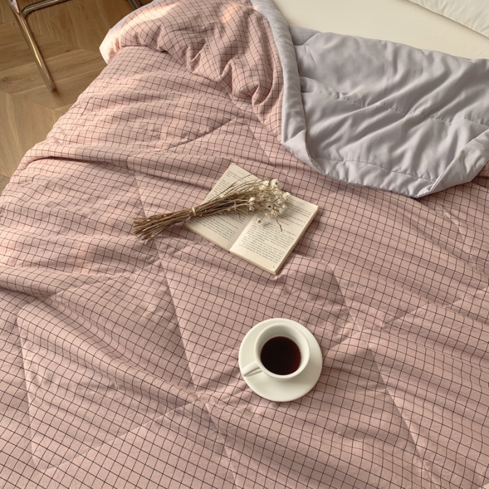 91家纺网 家纺一手货源 找家纺 慕尚家纺 2025新款日式简约无印风夏被夏凉被风格一 小粉格