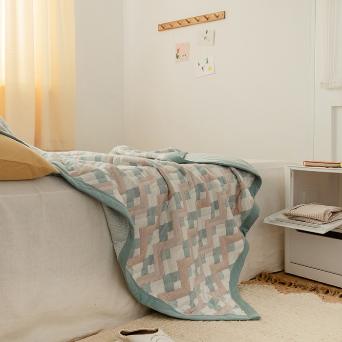 91家纺网 家纺一手货源 找家纺 吾秀家居 2022新款高端全棉针织提花毯波兰绿