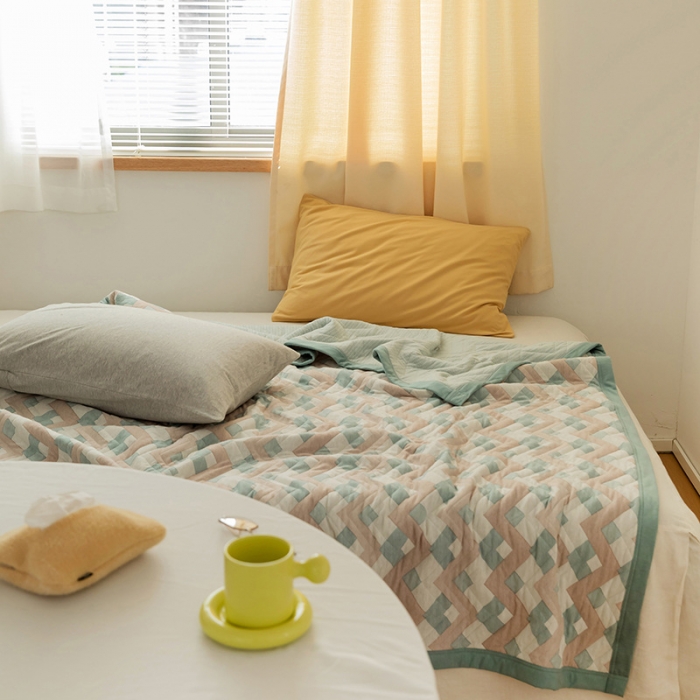 91家纺网 家纺一手货源 找家纺 吾秀家居 2022新款高端全棉针织提花毯波兰绿