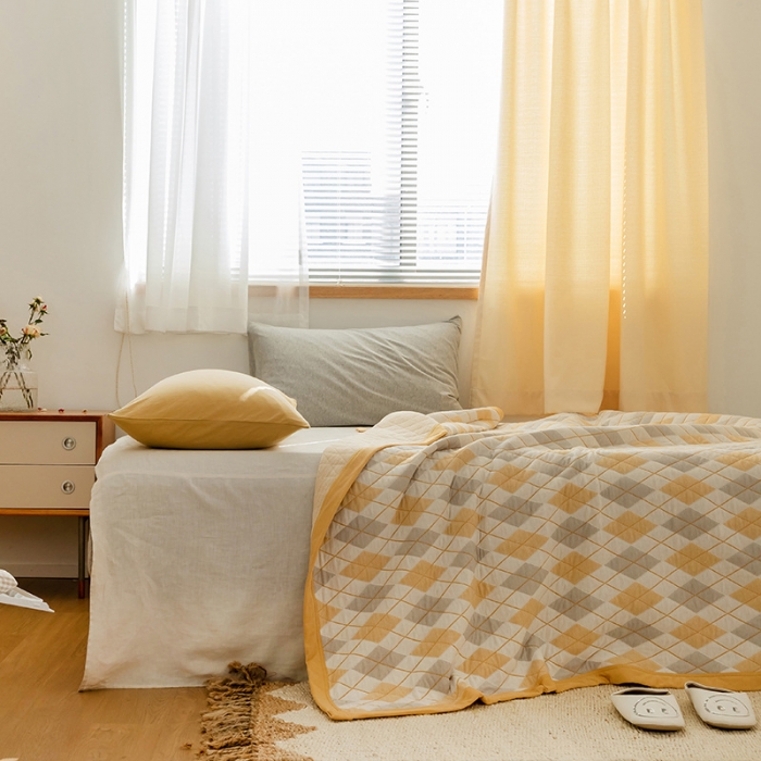 91家纺网 家纺一手货源 找家纺 吾秀家居 2022新款高端全棉针织提花毯菱格黄