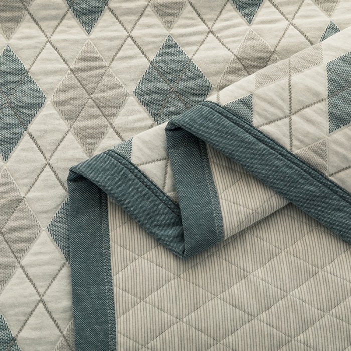 91家纺网 家纺一手货源 找家纺 吾秀家居 2022新款高端全棉针织提花毯 菱格蓝