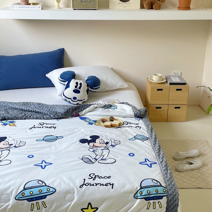 91家纺网 家纺一手货源 找家纺 星期八 2022新款迪士尼正版豆豆夏被 太空米奇