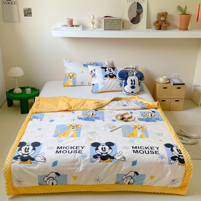 91家纺网 家纺一手货源 找家纺 星期八 2022新款迪士尼正版豆豆夏被 辛巴