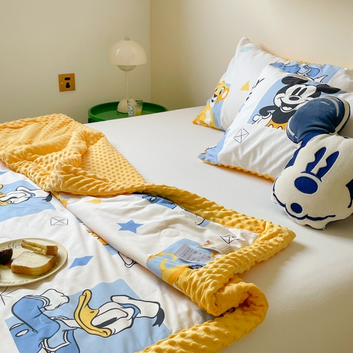 91家纺网 家纺一手货源 找家纺 星期八 2022新款迪士尼正版豆豆夏被 辛巴